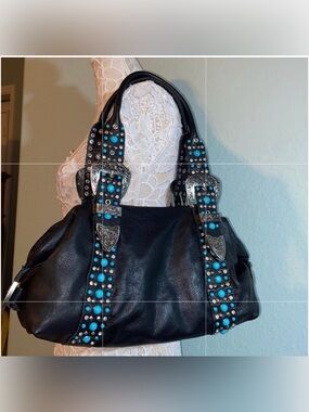 Charm & Luck pebbled Leather black and Turquoise shoulder bag
